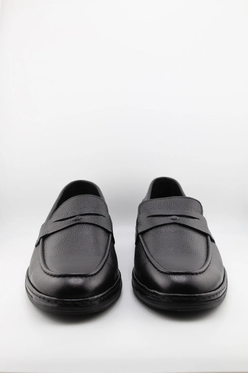 DFC Relax Men Pebbled Leather Loafer with Stitched Detailing