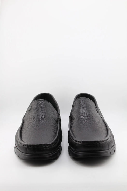 DFC Relax Men Pebbled Leather Loafer with Treaded Sole