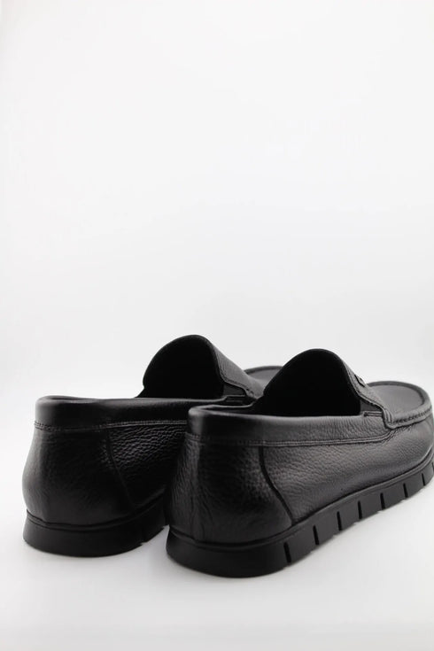 DFC Relax Men Pebbled Leather Loafer with Treaded Sole