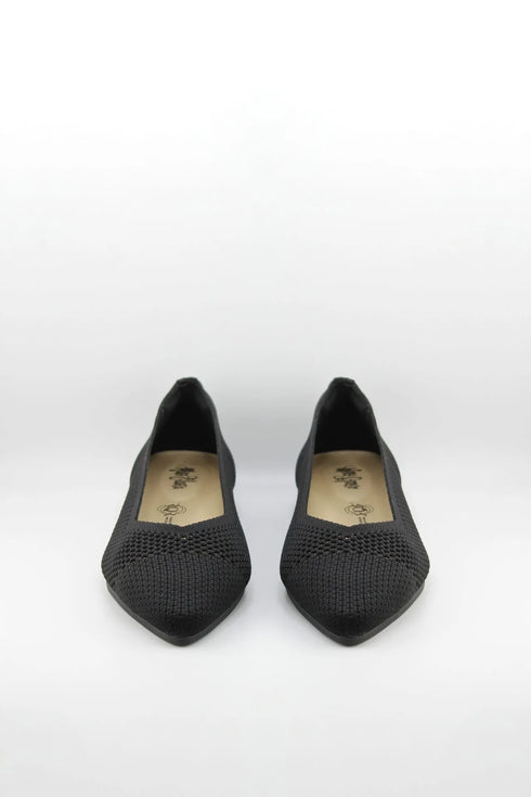 Miss Elastic Knit Pointed-Toe Flat Shoe
