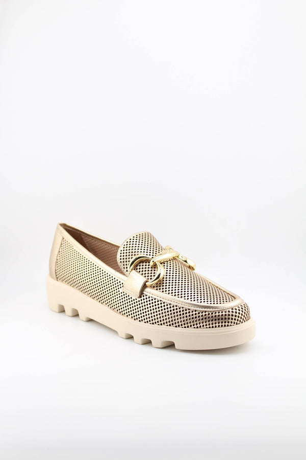 Luz da lua Perforated Loafer with Gold Buckle