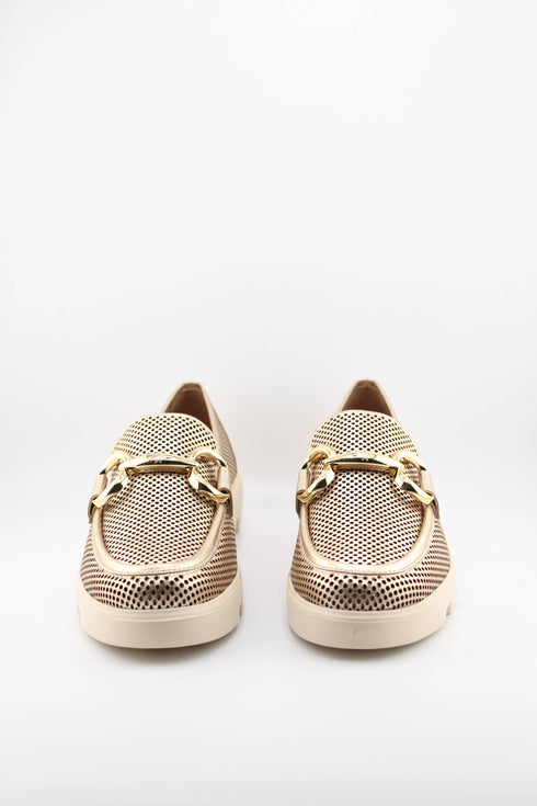 Luz da lua Perforated Loafer with Gold Buckle