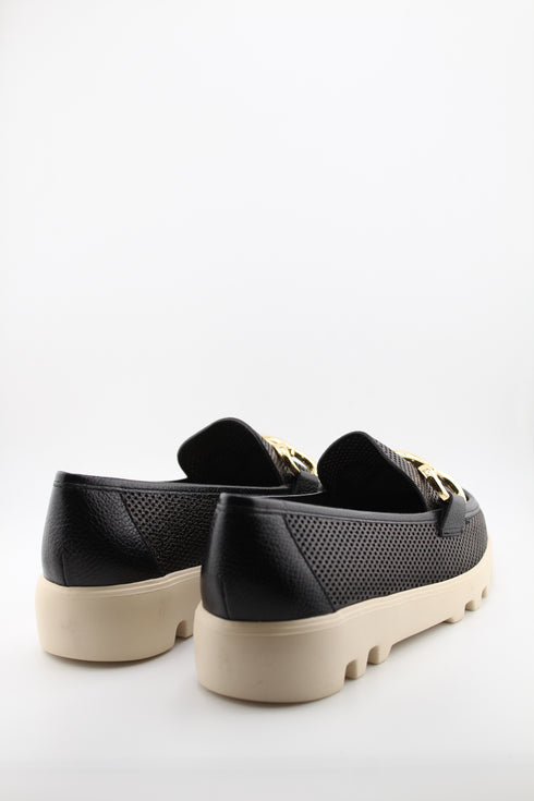 Luz da lua Perforated Loafer with Gold Buckle