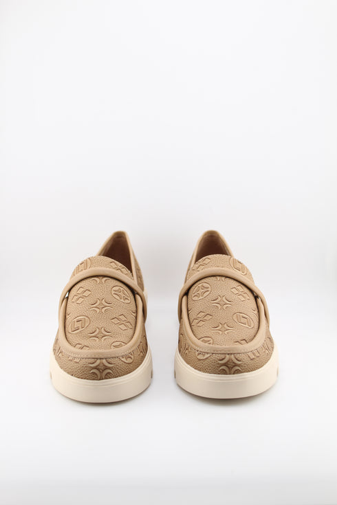 Luz da lua Embossed Slip-On Loafers with Lug Sole