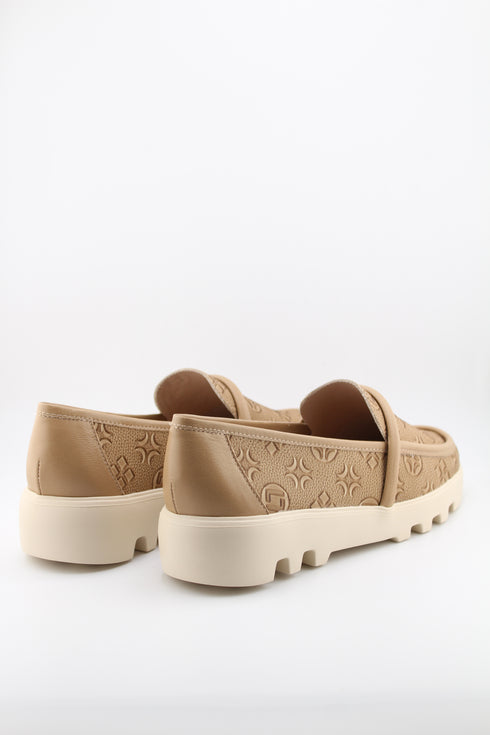 Luz da lua Embossed Slip-On Loafers with Lug Sole