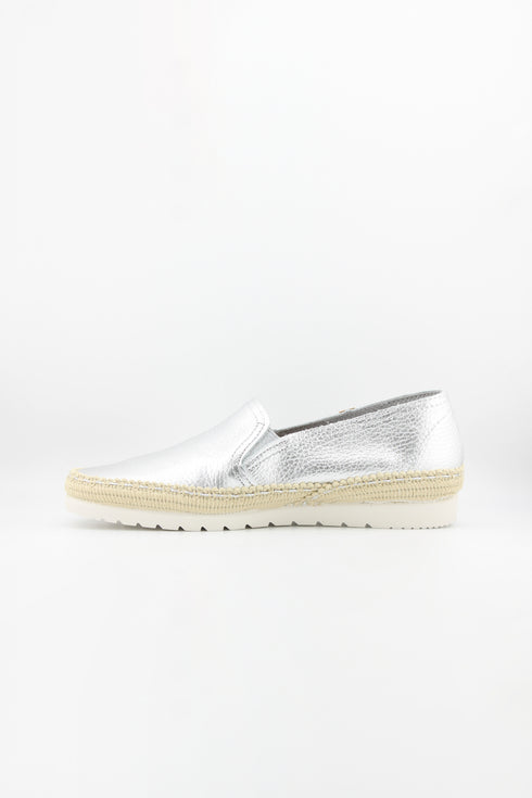 Verbenas Pebbled Leather Slip-On Espadrilles
