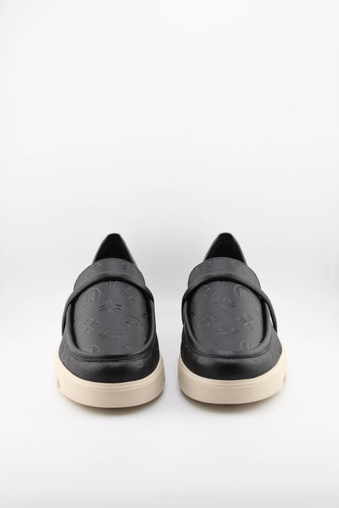 Luz da lua Embossed Slip-On Loafers with Lug Sole