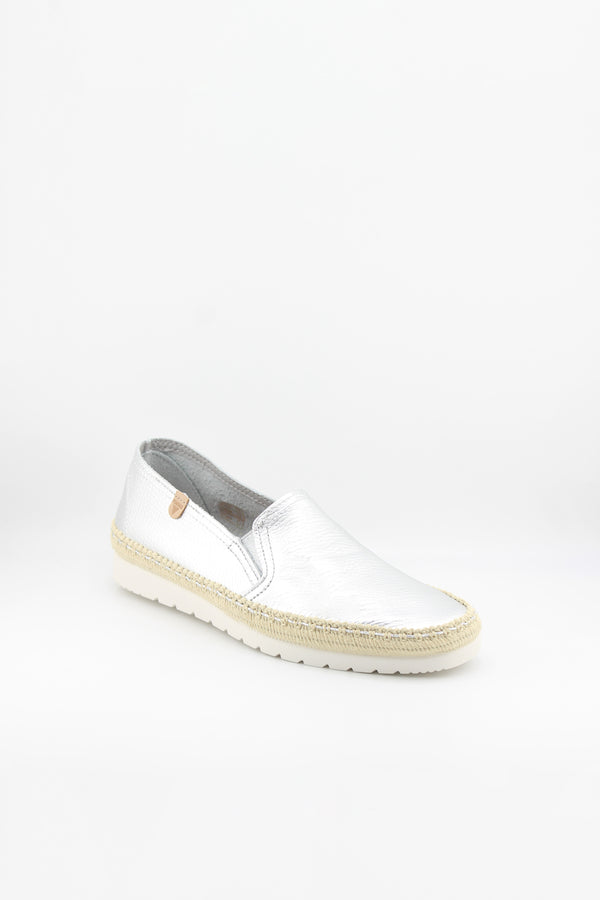 Verbenas Pebbled Leather Slip-On Espadrilles