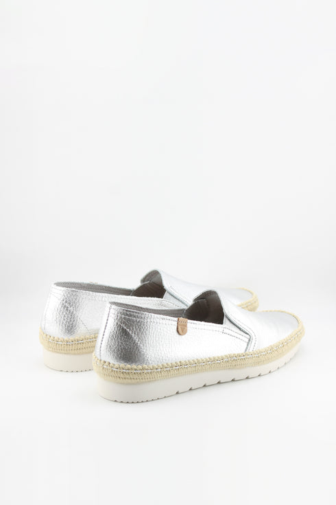 Verbenas Pebbled Leather Slip-On Espadrilles