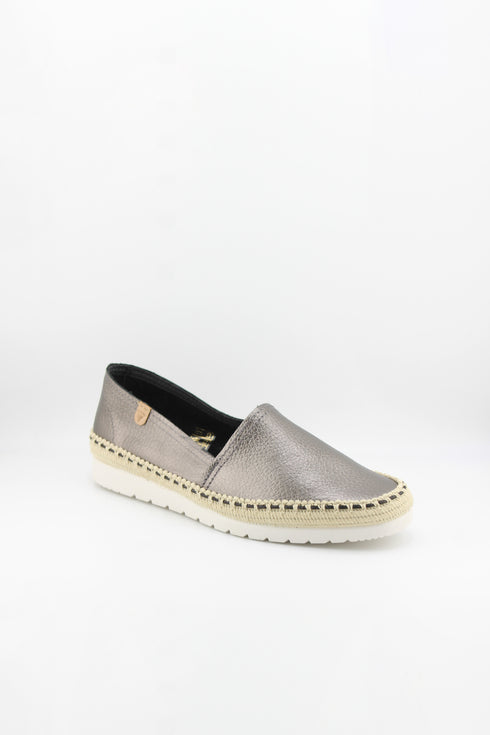 Verbenas Pebbled Leather Slip-On Espadrilles
