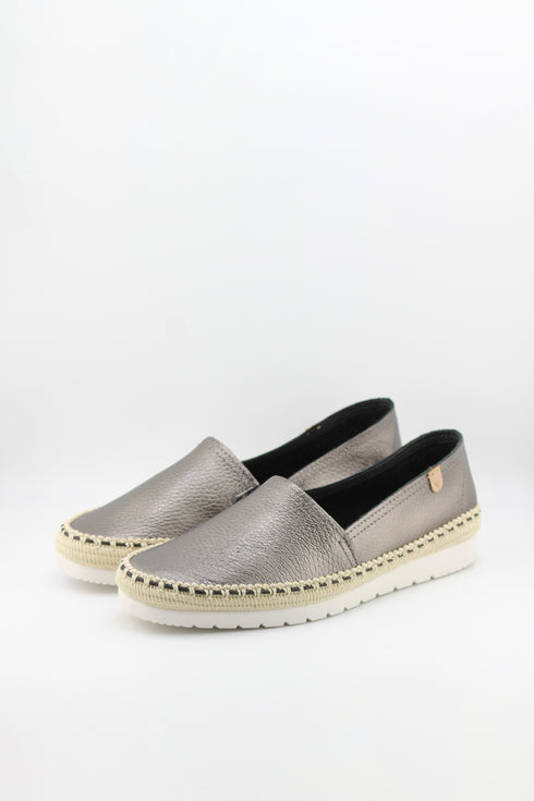 Verbenas Pebbled Leather Slip-On Espadrilles