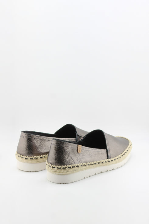 Verbenas Pebbled Leather Slip-On Espadrilles