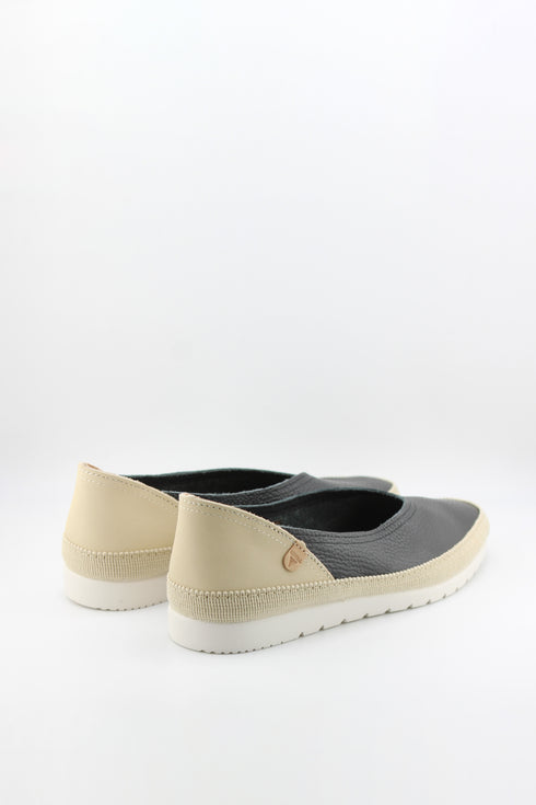 Verbenas Casual Slip-On Textured Loafers