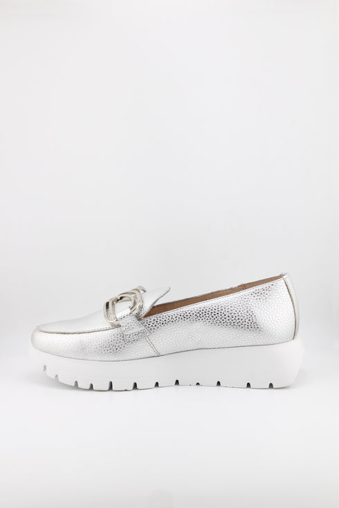 Wonders Textured Leather Loafer with Chain Detailing