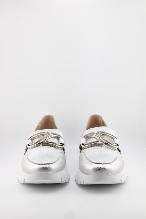 Wonders Textured Leather Loafer with Chain Detailing