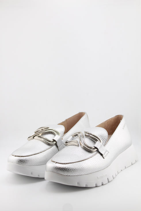Wonders Textured Leather Loafer with Chain Detailing