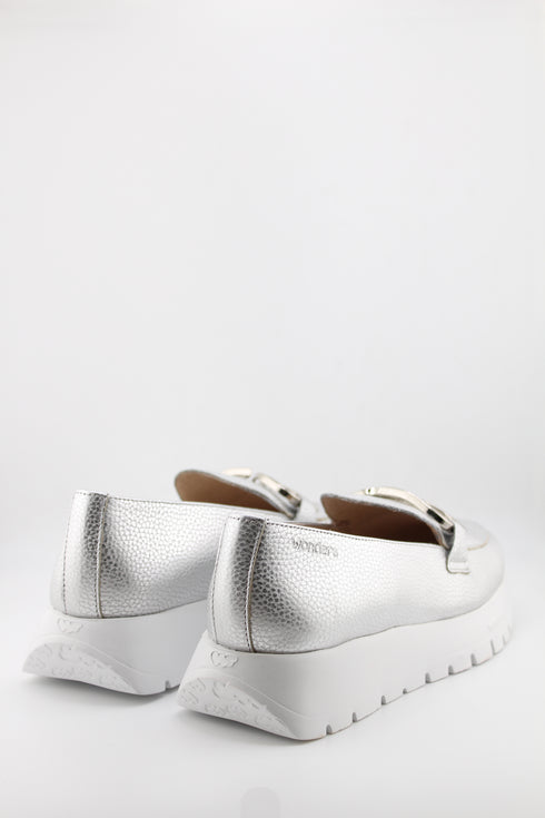Wonders Textured Leather Loafer with Chain Detailing