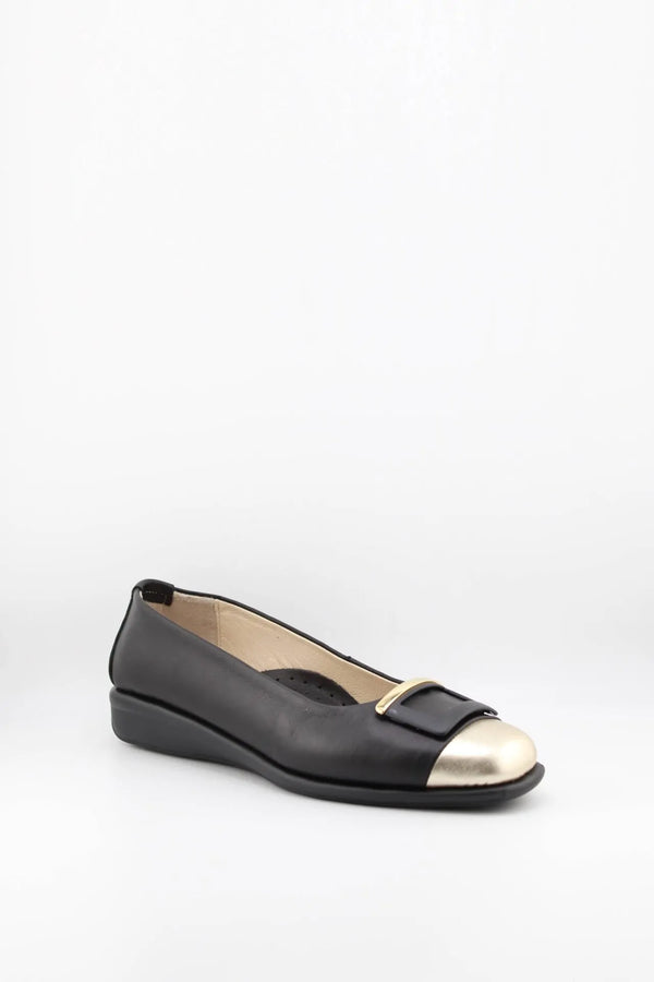 DFC Relax Leather Buckle Cap Toe Flats