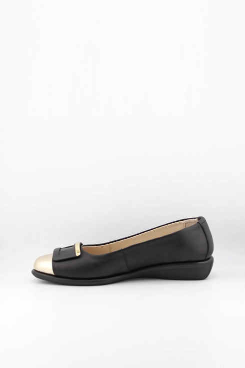 DFC Relax Leather Buckle Cap Toe Flats