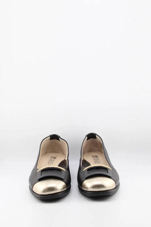 DFC Relax Leather Buckle Cap Toe Flats