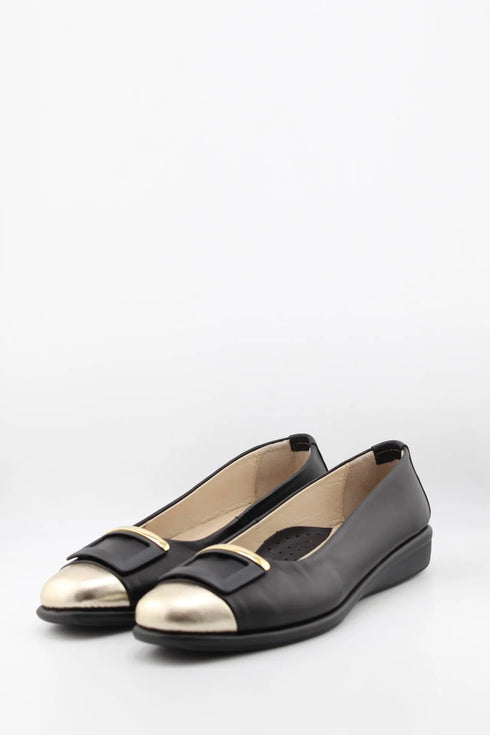 DFC Relax Leather Buckle Cap Toe Flats