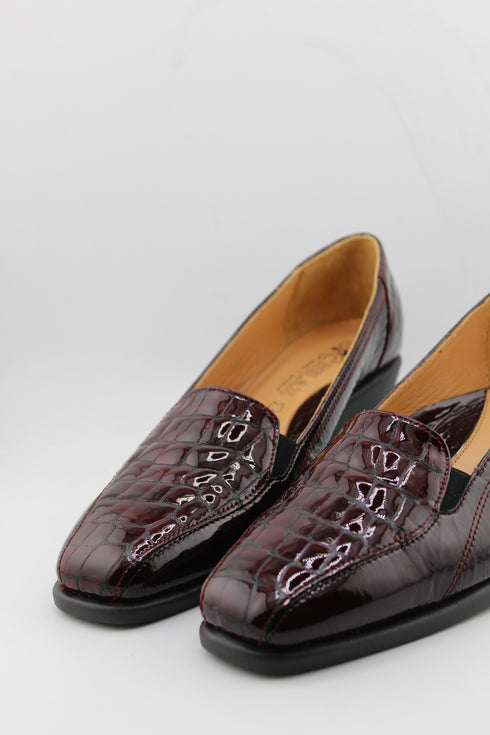 DFC Relax Crocodile Embossed Wedge Loafers